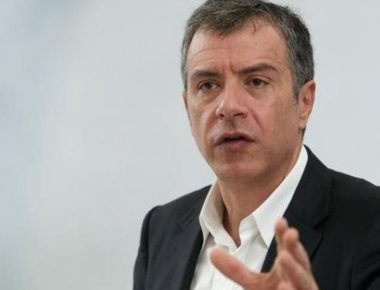 Σ.Θεοδωράκης: «Οι πρώην βουλευτές να μην πάρουν τα αναδρομικά»
